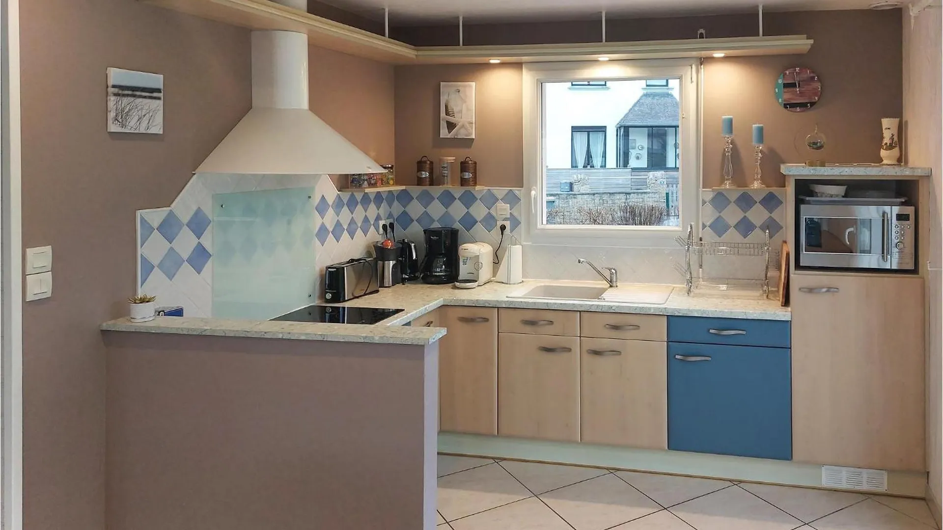 Nice Home In Ploudalmezeau With Kitchen Holiday home