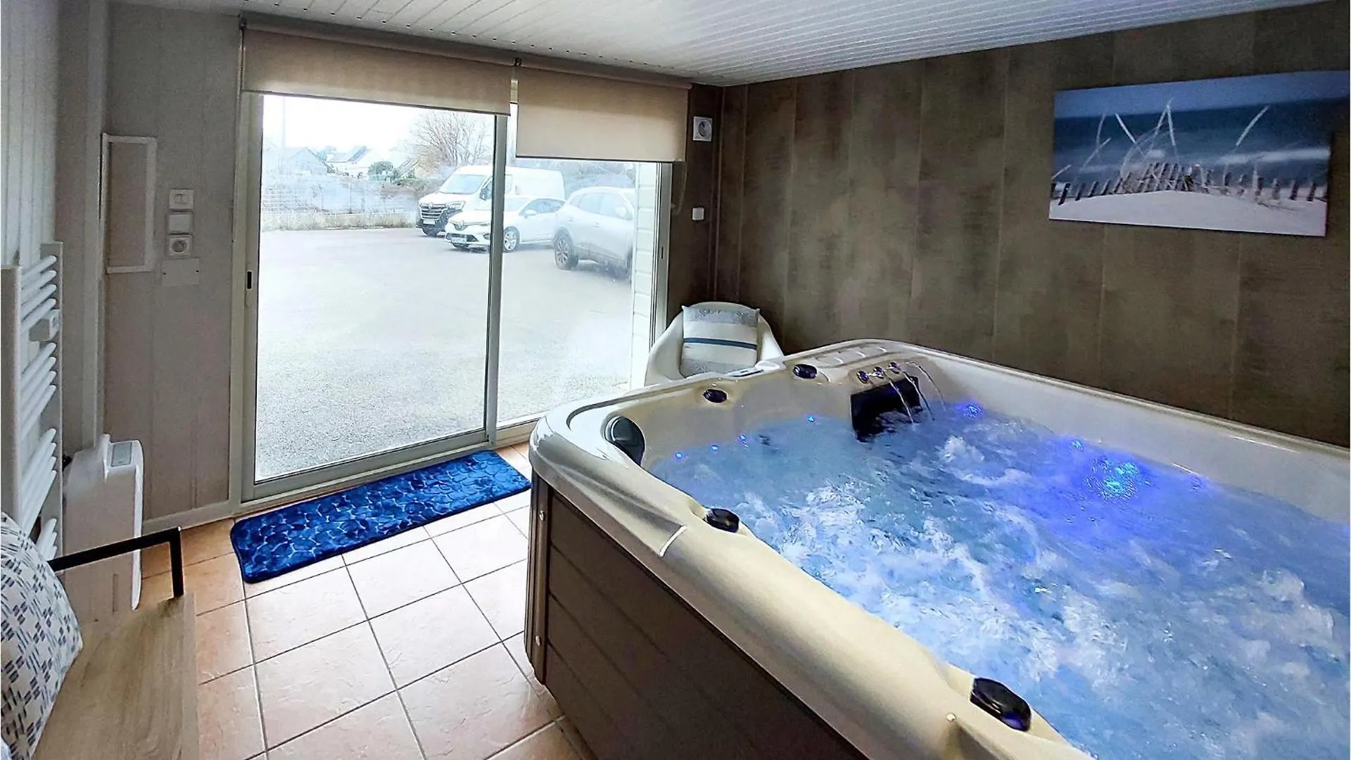Nice Home In Ploudalmezeau With Kitchen Holiday home