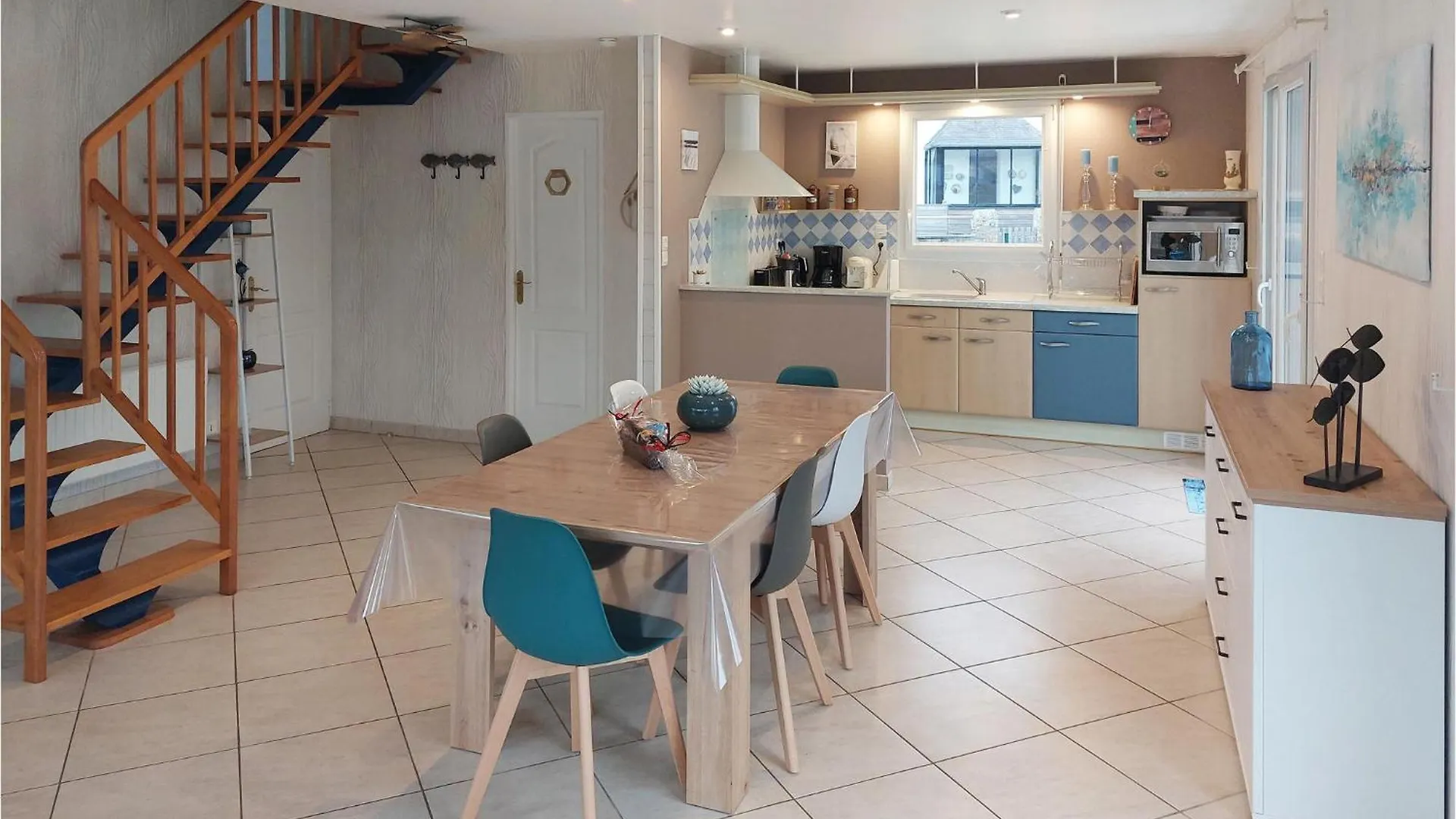 Nice Home In Ploudalmezeau With Kitchen